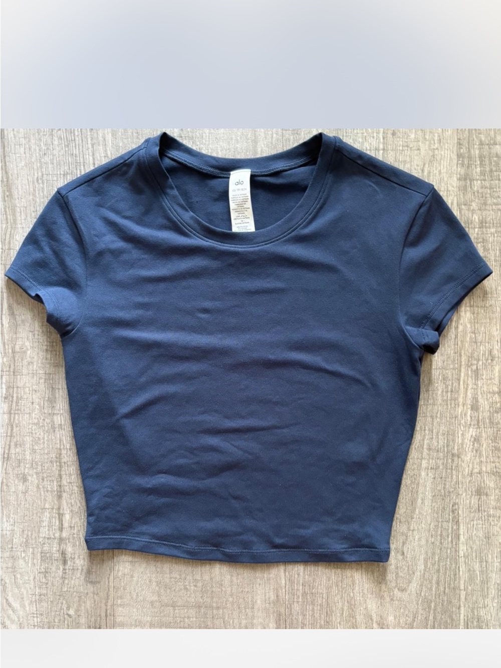 ALO Yoga Navy Short Sleeve Crop Top - Picture 1 of 7